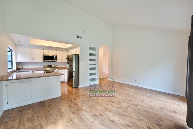 Building Photo - 9 Quince Ct