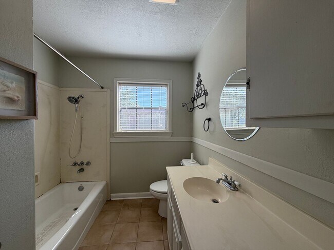 Building Photo - TWO BEDROOM ONE BATH ON LARGE LOT!