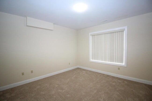 Building Photo - 1665 Kenton Rd