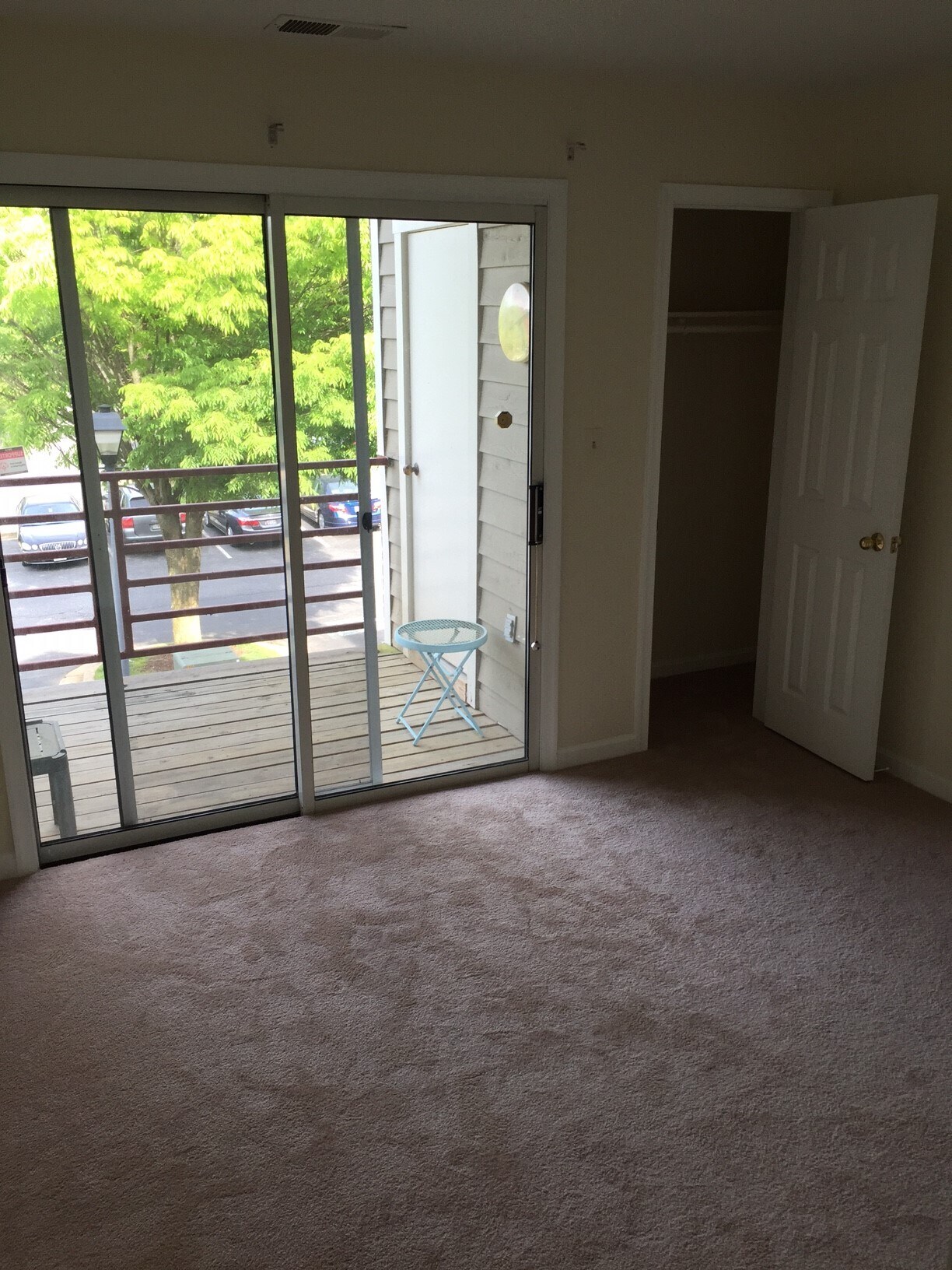 Guest bedroom - 605 Admiral Dr
