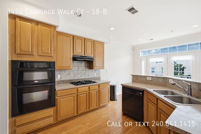 Building Photo - 3436 Carriage Walk Ct