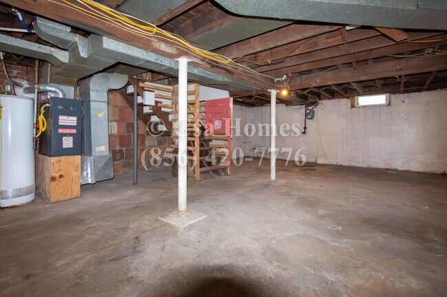 Building Photo - Beautifully Renovated 3 Bed/1 Bath Home in Fairview!