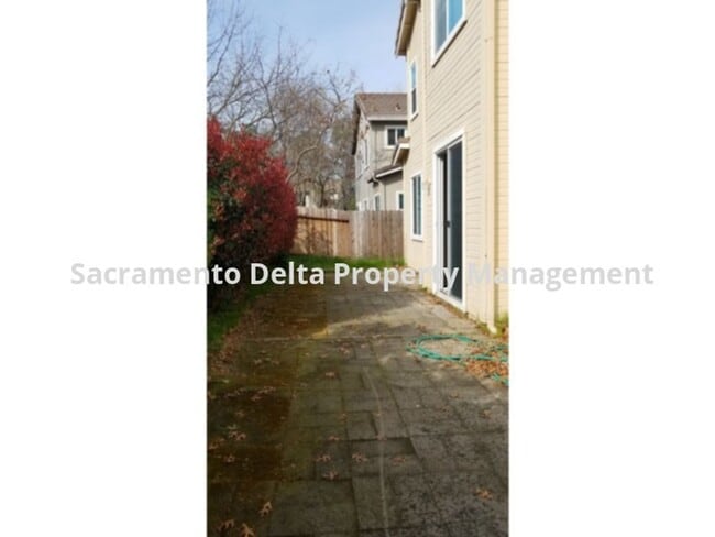 Building Photo - 433 Coventry Ct