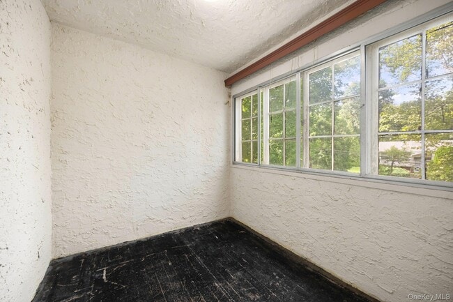 Building Photo - 2 Byworth Rd