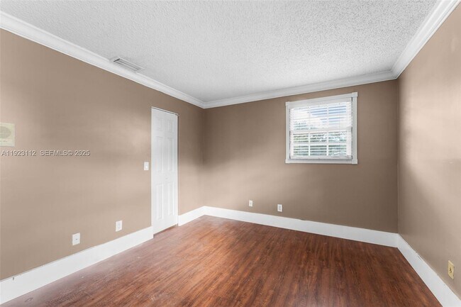 Building Photo - 15016 SW 139th Ave