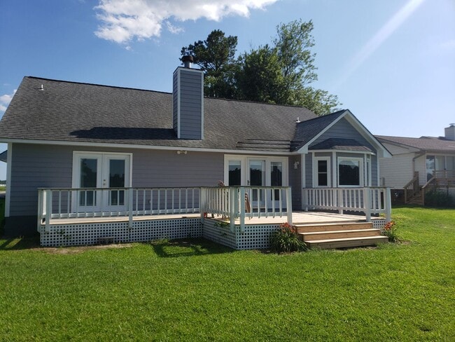 Building Photo - Beautiful Home on Lake Clermont