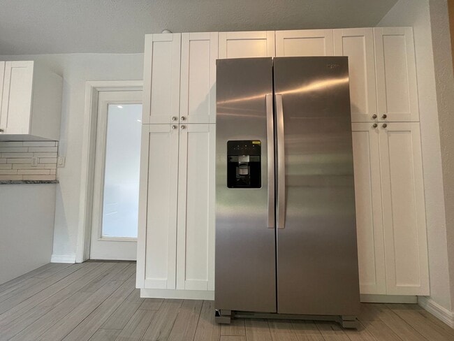 Building Photo - Coming Soon! 3/2 Single Family - Great Loc...