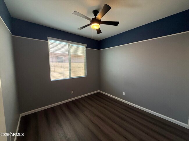 Building Photo - 888 E Aberdeen Dr