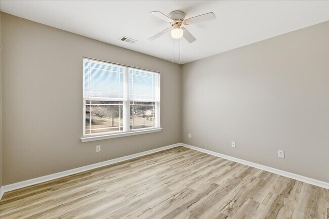 Building Photo - Private Backyard + Pet-Friendly Living Near Pooler & Savannah – Move-In Ready