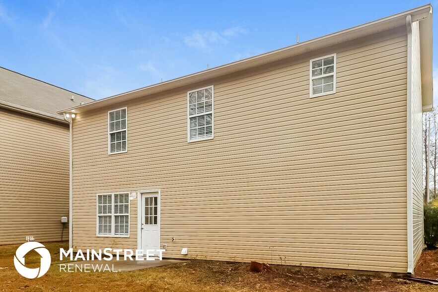 Building Photo - 421 Peachtree Rd