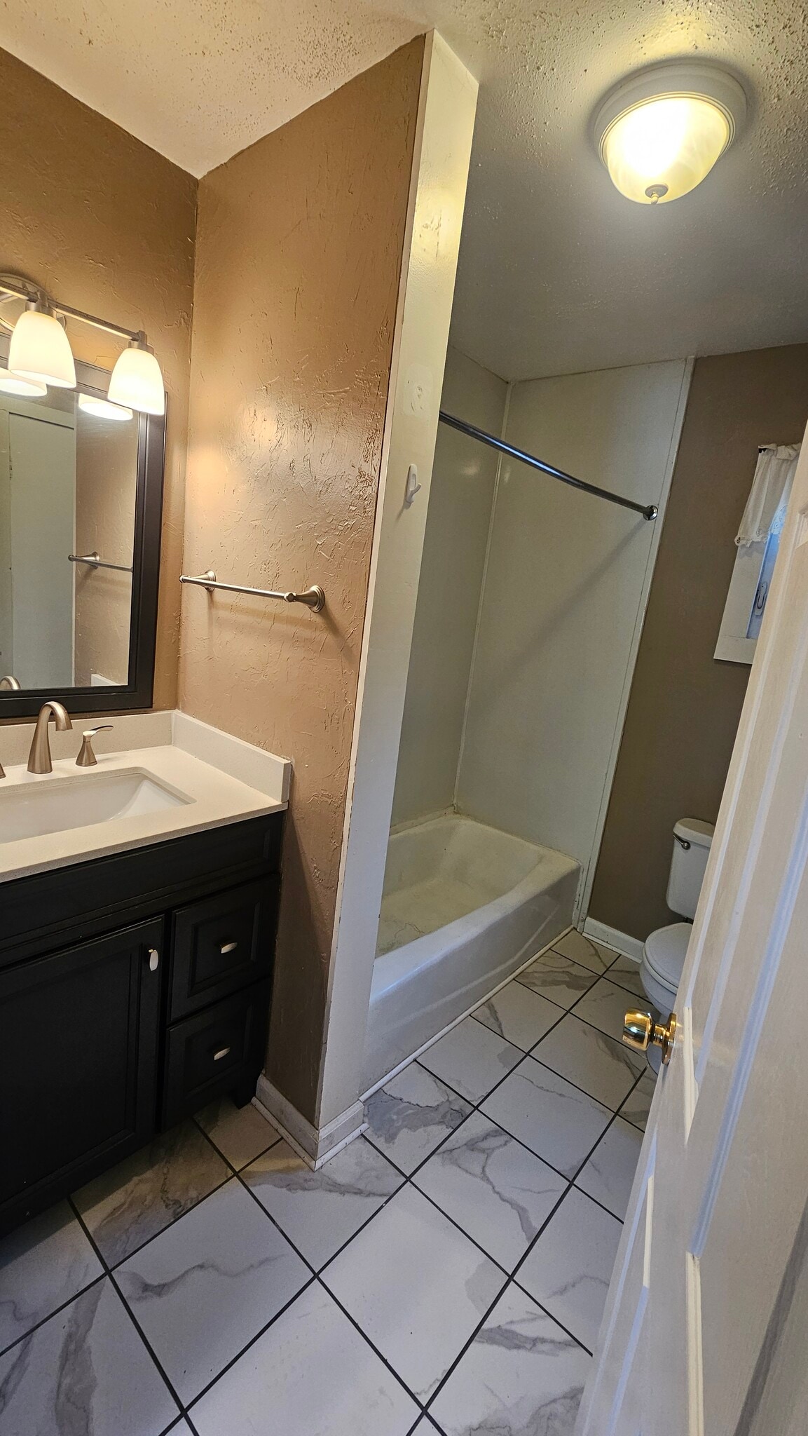 Building Photo - 35 Jackson St