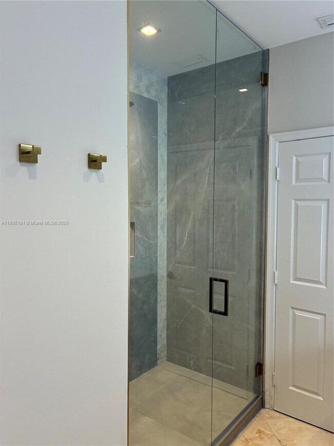 Building Photo - 384 Coconut Cir