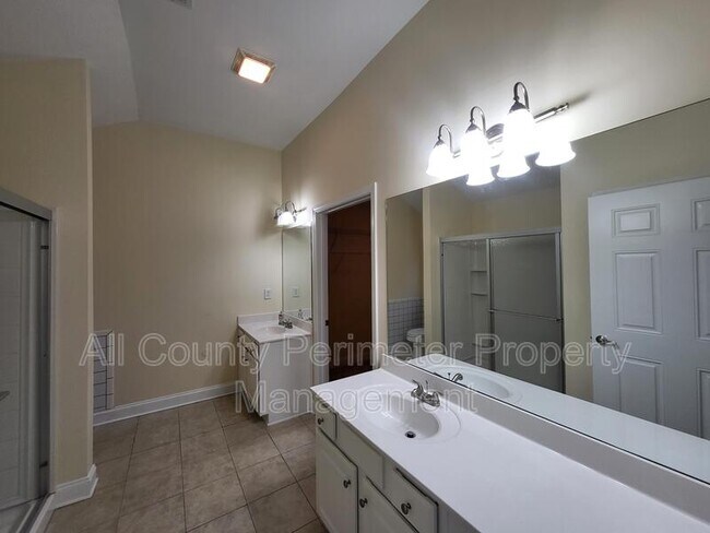 Building Photo - 117 Cottage Club Dr