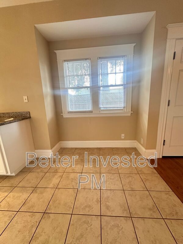 Building Photo - 2065 Hoen Ave