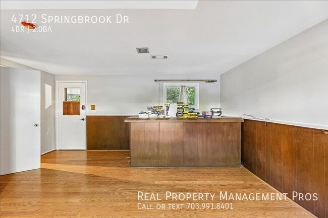 Building Photo - 4712 Springbrook Dr