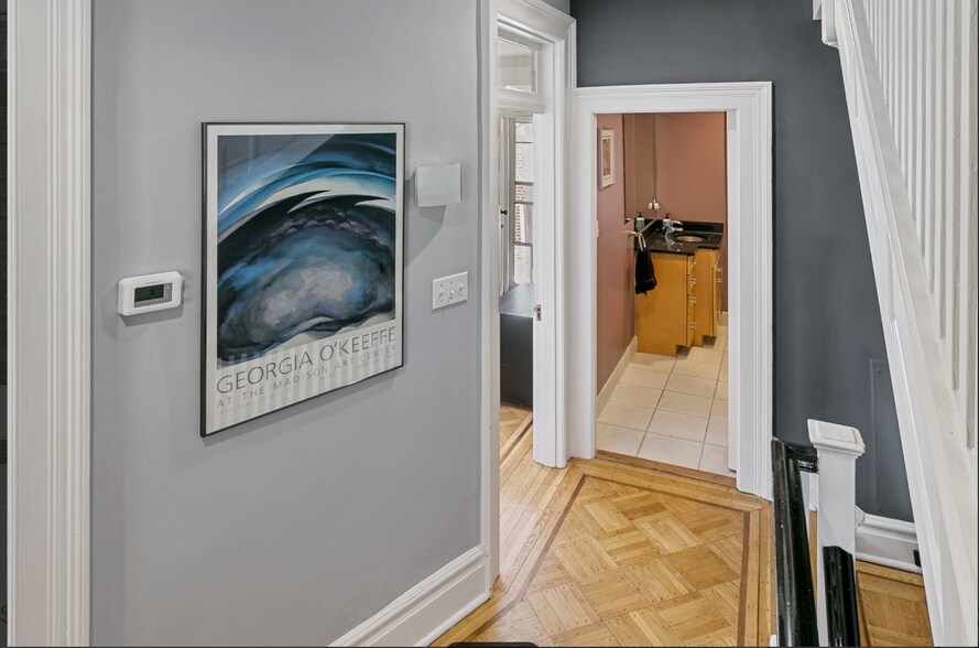 Building Photo - 2332 19th St NW