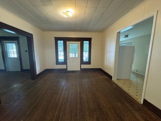 Building Photo - 424 S Fess Ave