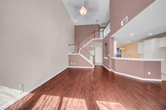 Building Photo - 908 Englewood Ln