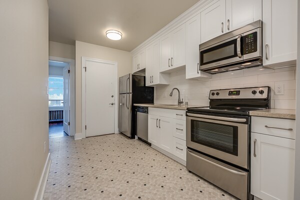 Building Photo - 5026 22nd Ave NE