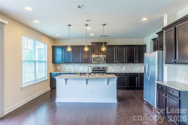Building Photo - 1310 Middlecrest Dr NW