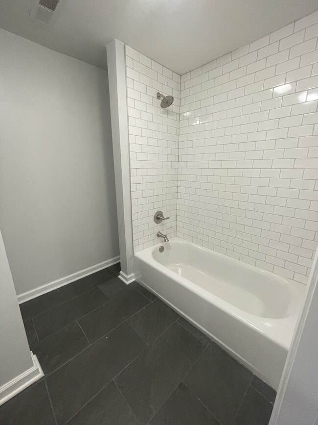 Building Photo - 424 Bell Ave