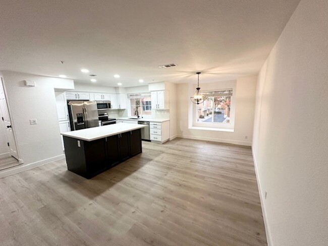 Building Photo - Dublin, Brookside Remodeled Tri- Level 3Br...