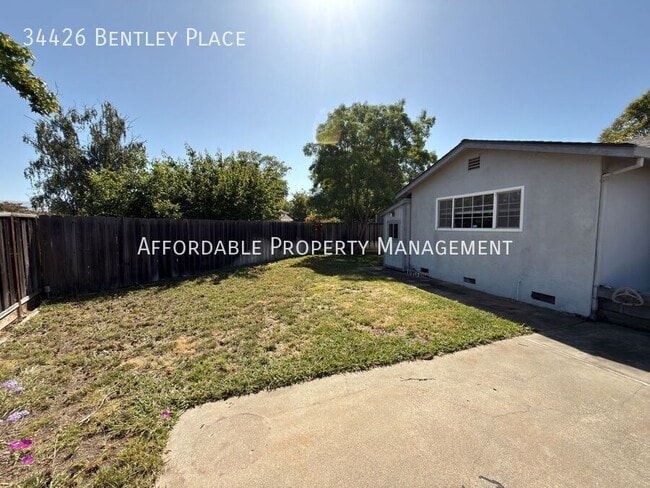 Building Photo - 34426 Bentley Pl