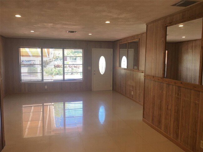 Building Photo - 720 N 66th Ter HOLLYWOOD, FL 33024