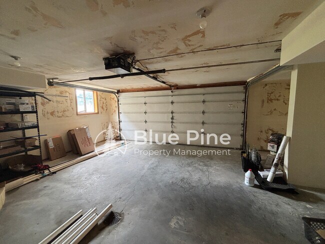 Building Photo - 351 Yale Ave