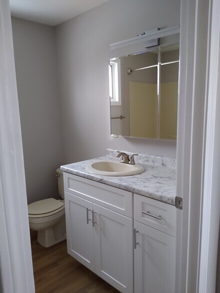 2d floor bath - 51 Birchwood Dr