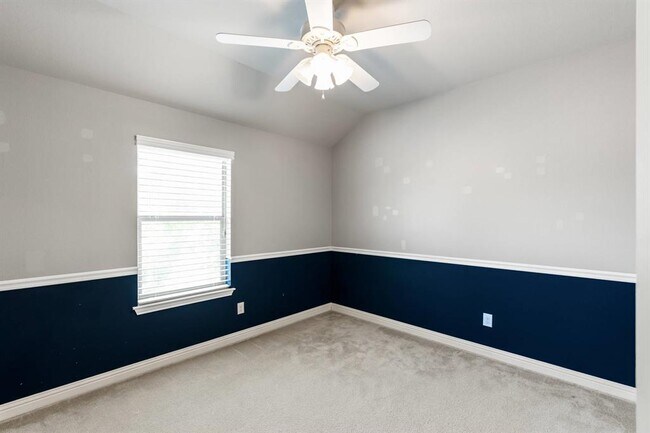 Building Photo - 420 Wild Rose Dr