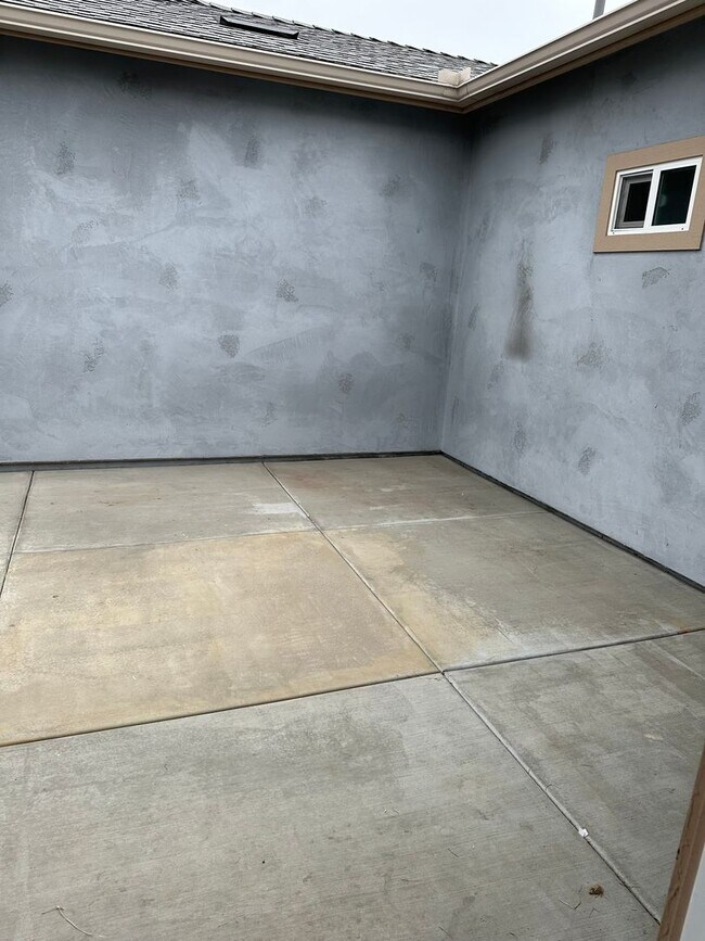Building Photo - Imperial Beach 2 bed/2 bath home