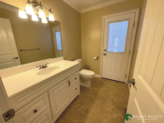 Building Photo - 4BD/2.5BA Spacious Foster City Home with Huge Backyard + Hot Tub