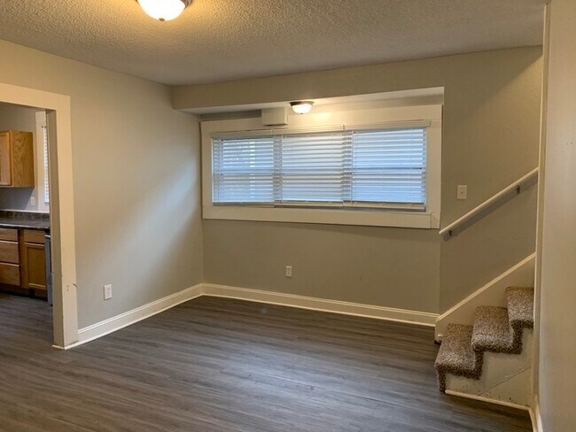 Building Photo - Nice Duplex off 38th & Carrollton