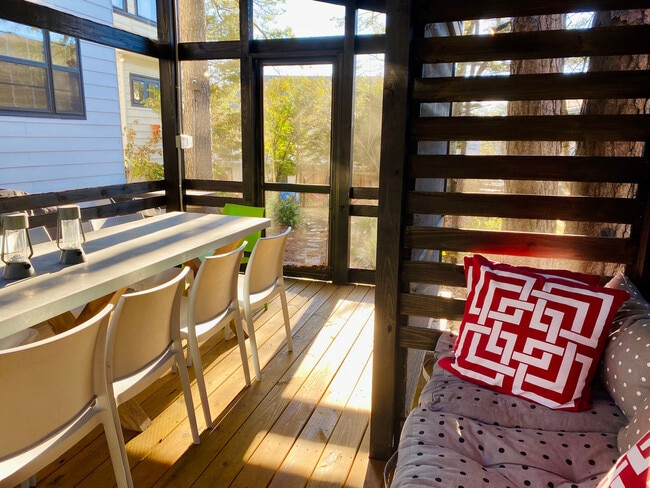 Building Photo - 3308 Cliff Rd