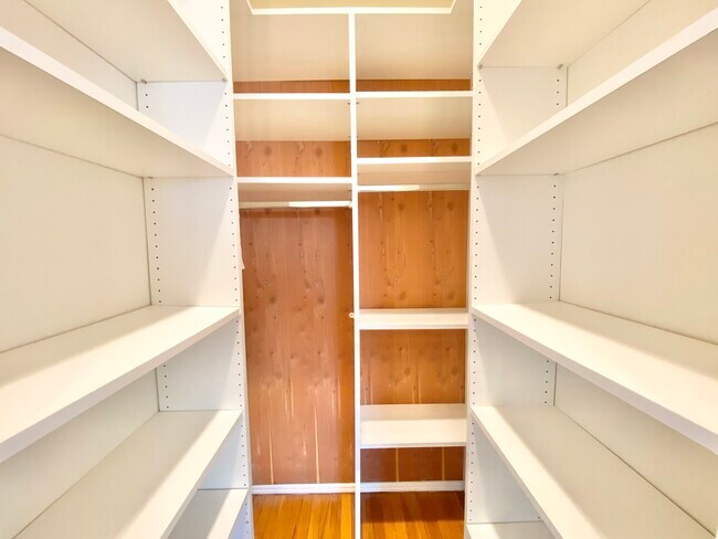 Building Photo - 4162 Alla Rd
