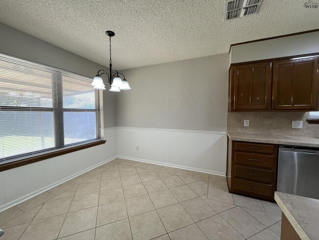 Building Photo - 5417 Pebblestone Dr