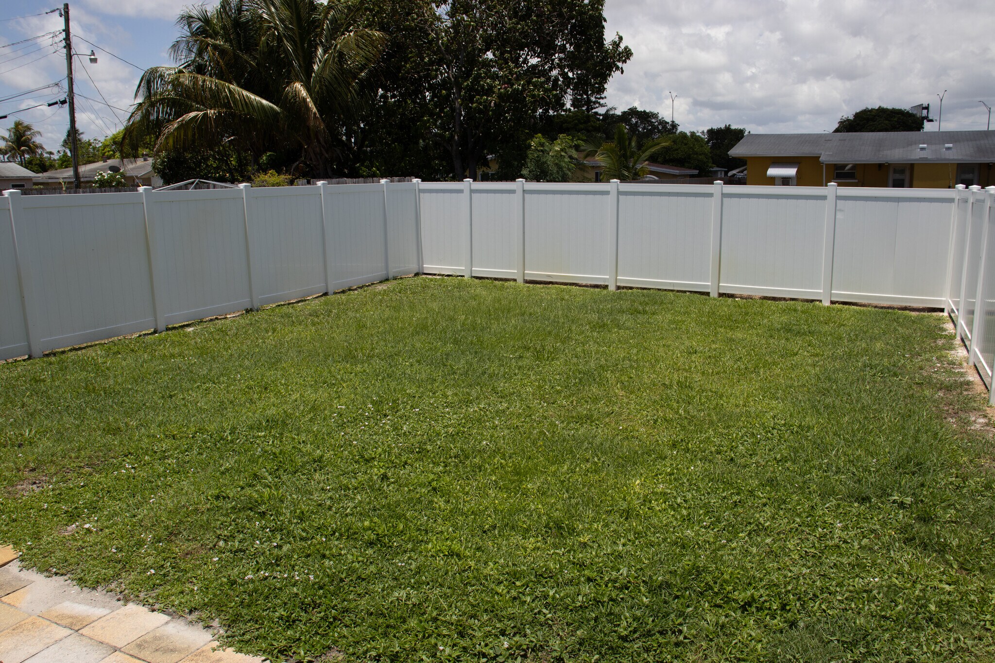 Privacy Fencing, separated from adjacent tenant - 128 NW 13th Avenue
