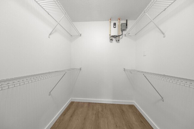 Building Photo - 2931 SE 52nd Ave