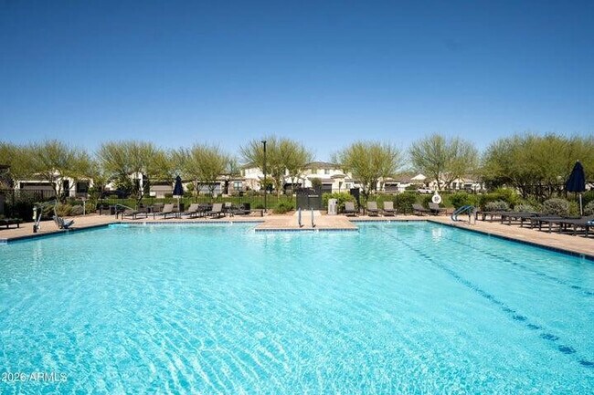 Building Photo - 5028 E Shady Glen Ave