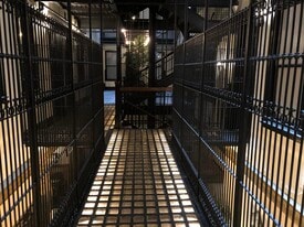 Building Photo - 2800 N Pine Grove Ave