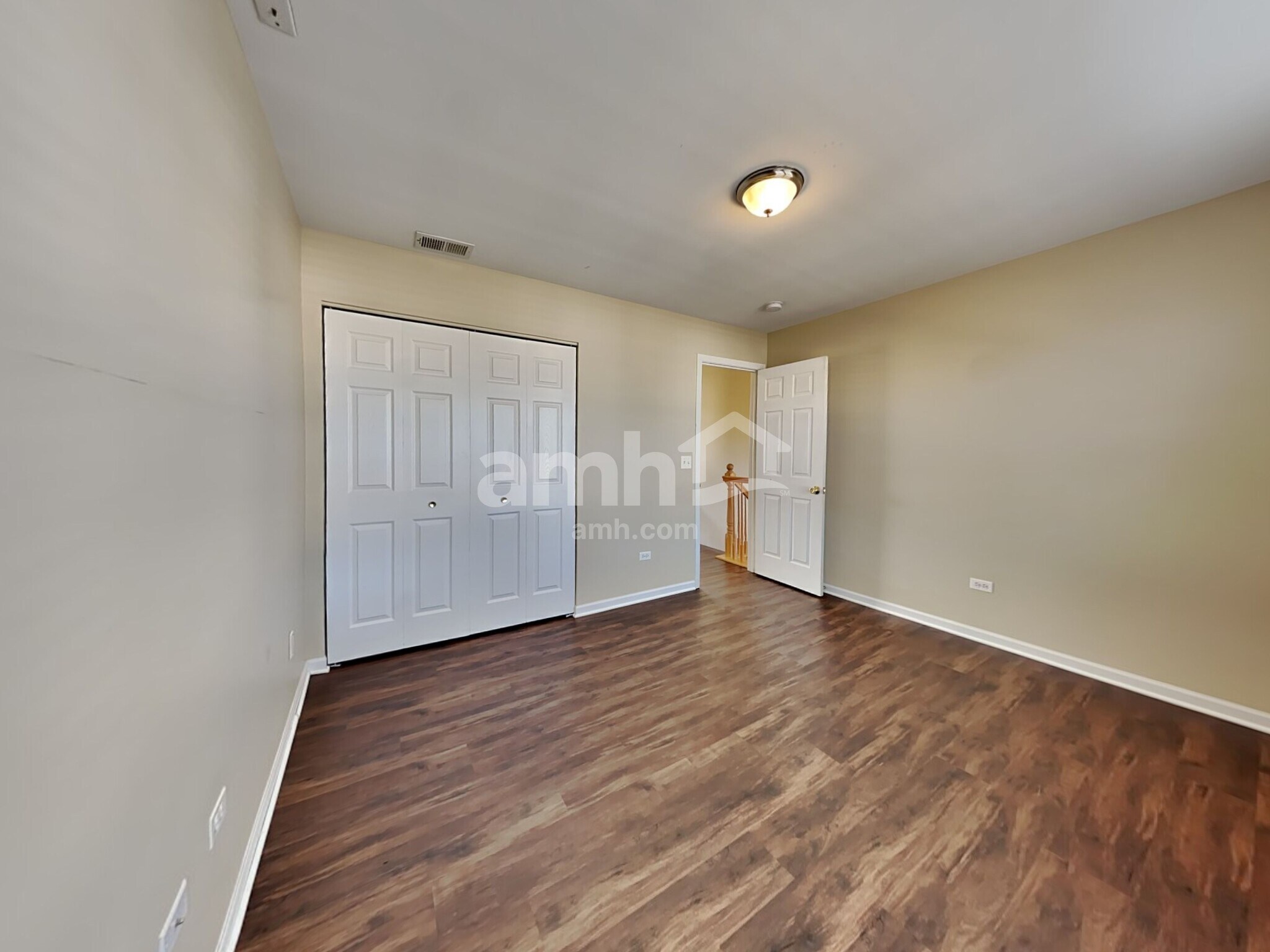 Building Photo - 2123 Red Oak Dr