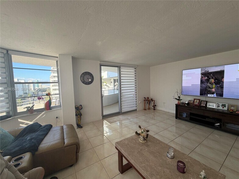 Building Photo - 5750 Collins Ave