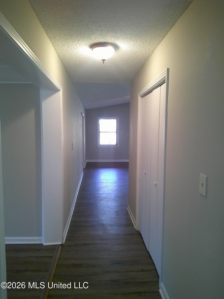 Building Photo - 779 Ridge Crest Dr