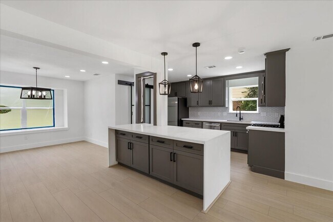 Building Photo - 3234 Cherry Springs Dr