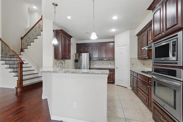 Building Photo - 2392 Ranchview Dr