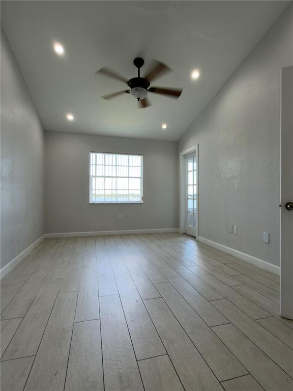 Building Photo - 2831 N Oakland Forest Dr