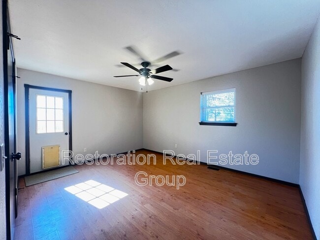 Building Photo - 819 N2964 Rd