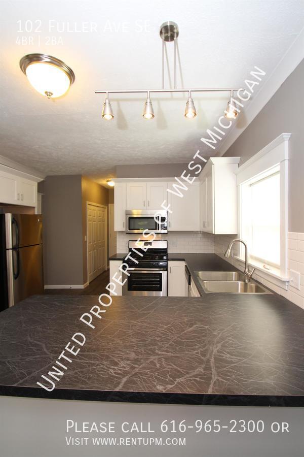 Building Photo - 102 Fuller Ave SE