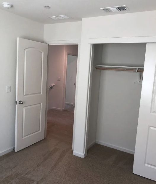 Building Photo - 2557 Lacey Ann Ave